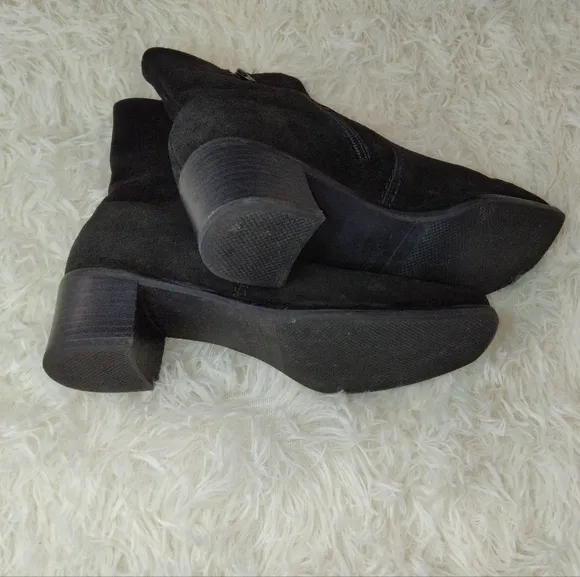 La Canadienne Suede Ankle Boots Size 8