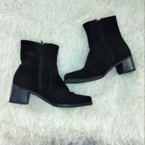 La Canadienne Suede Ankle Boots Size 8