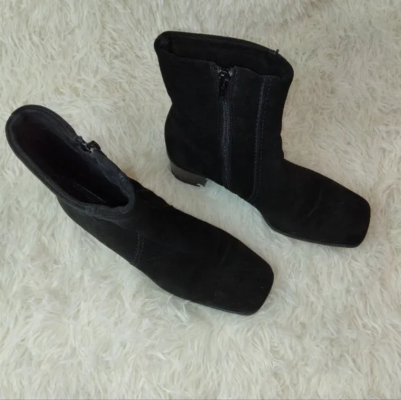 La Canadienne Suede Ankle Boots Size 8