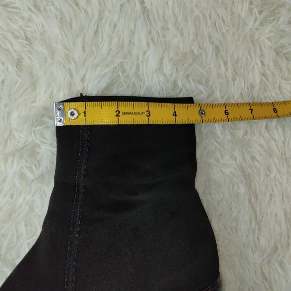 La Canadienne Suede Ankle Boots Size 8