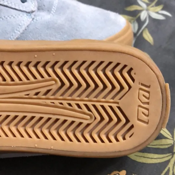 Lakai Limited Griffin Skate Shoes/Sneakers in Light Blue Suede and Brown