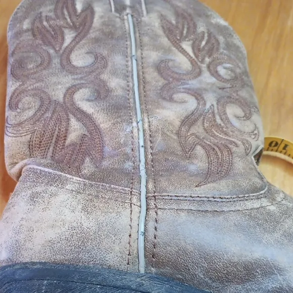 Laredo women's cowboy boots size 8.5