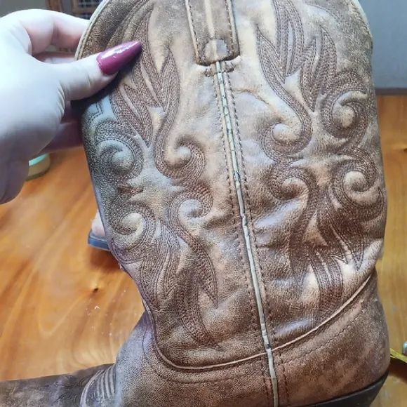 Laredo women's cowboy boots size 8.5
