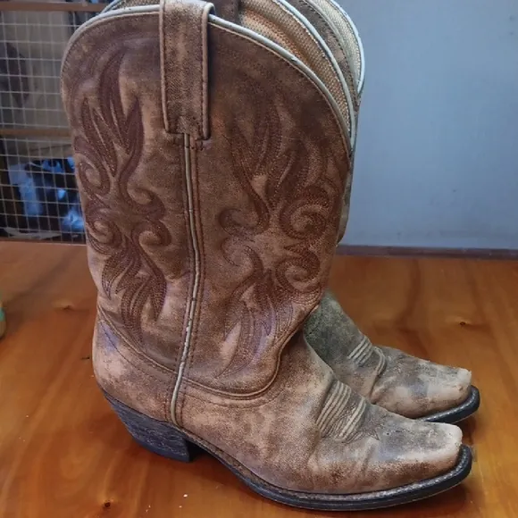 Laredo women's cowboy boots size 8.5