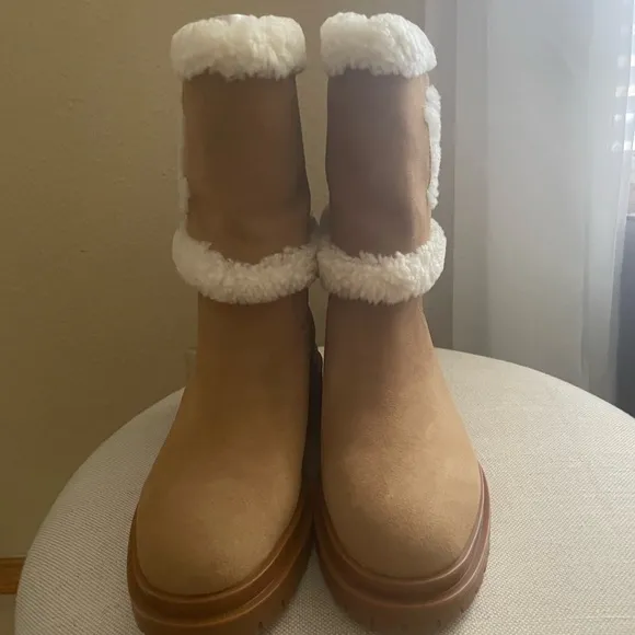 Lauren by Ralph Lauren Carter boots. New in box. Beautiful! 😍