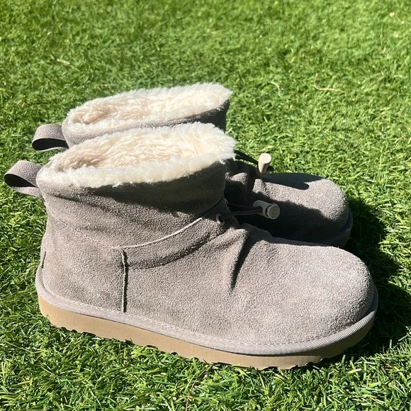 Like New UGG Classic Mini Toggler Boots
