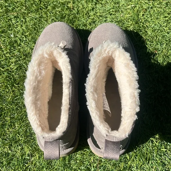 Like New UGG Classic Mini Toggler Boots