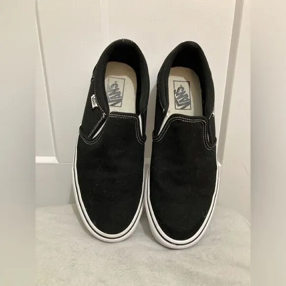 Like new Vans Classic Black Slip On Shoes 8