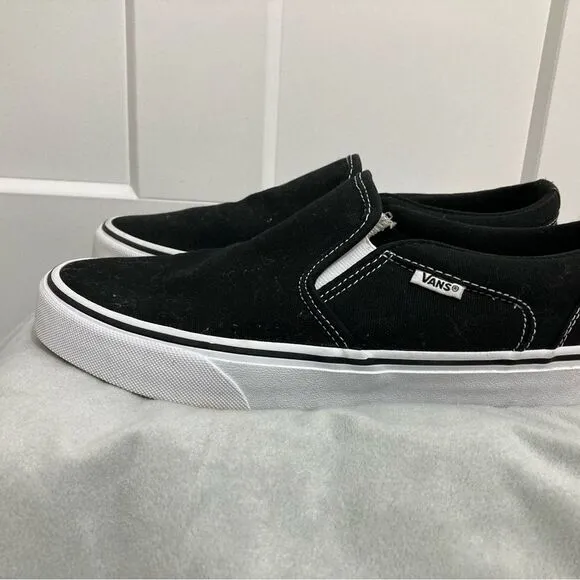 Like new Vans Classic Black Slip On Shoes 8