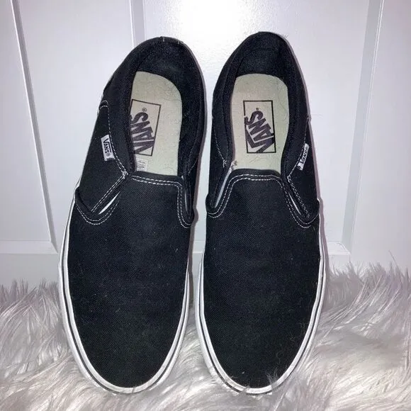 Like new Vans Classic Black Slip On Shoes 8