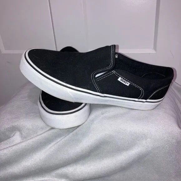 Like new Vans Classic Black Slip On Shoes 8