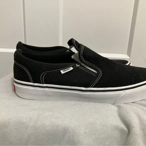 Like new Vans Classic Black Slip On Shoes 8