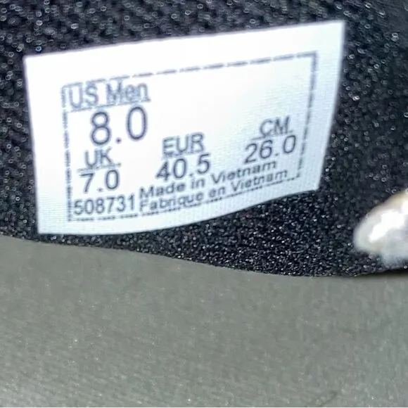 Like new Vans Classic Black Slip On Shoes 8