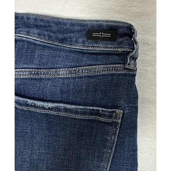 Liverpool Los Angeles denim Hi-Rise Raw Hem jeans, sz 10 Cropped EUC