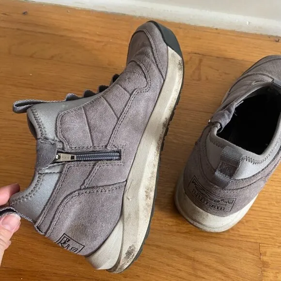 L.L. Bean Gray Vista Mid Pull On Athletic Shoes