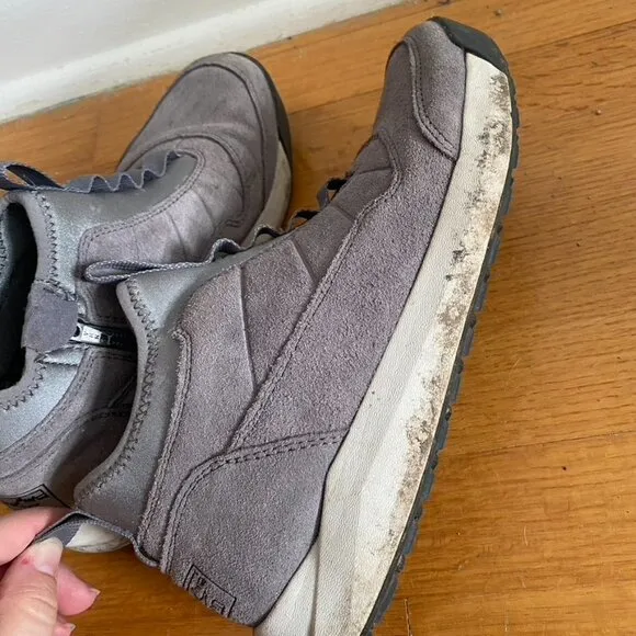 L.L. Bean Gray Vista Mid Pull On Athletic Shoes