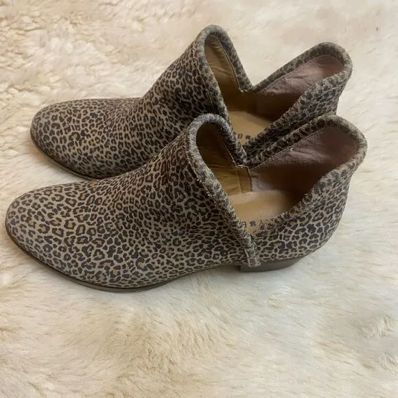 Lucky Brand Baley 2 Leopard Print Suede Ankle Boots size 7.5
