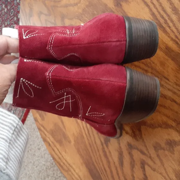 Lucky Suede Leather Western Embroidered Coastal Cowgirl Floriniah Ankle Boots