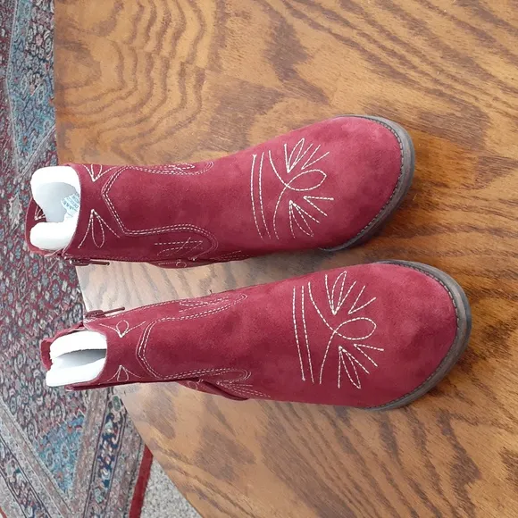 Lucky Suede Leather Western Embroidered Coastal Cowgirl Floriniah Ankle Boots