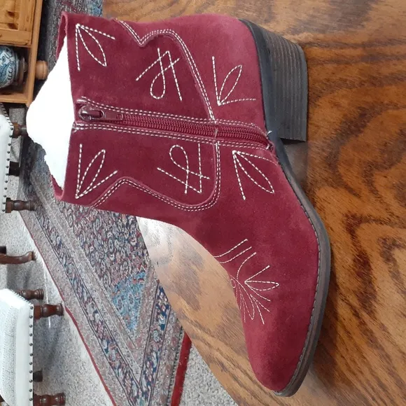 Lucky Suede Leather Western Embroidered Coastal Cowgirl Floriniah Ankle Boots