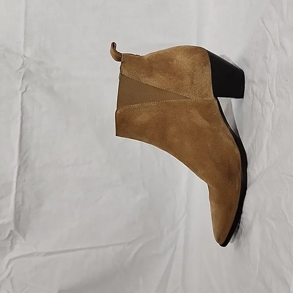 M. GEMI Tan Suede Ankle Boots, size 38½