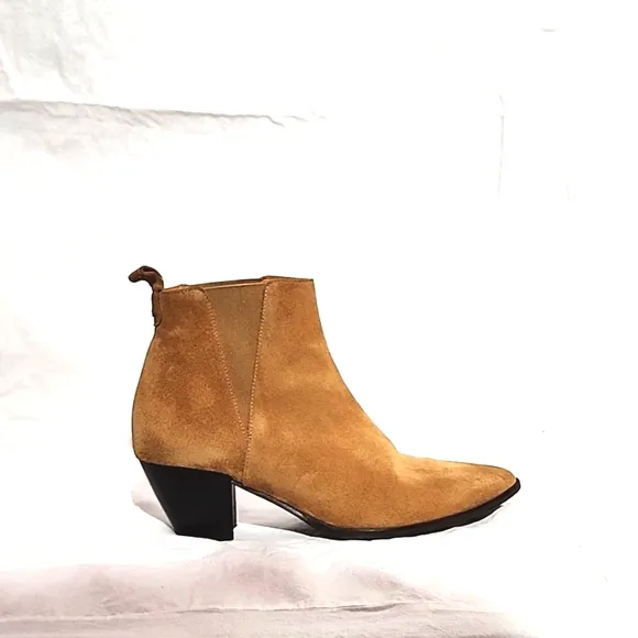 M. GEMI Tan Suede Ankle Boots, size 38½