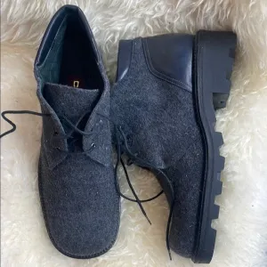 Made in Italy Gray and Black Chukka Boots with Minimalist Design