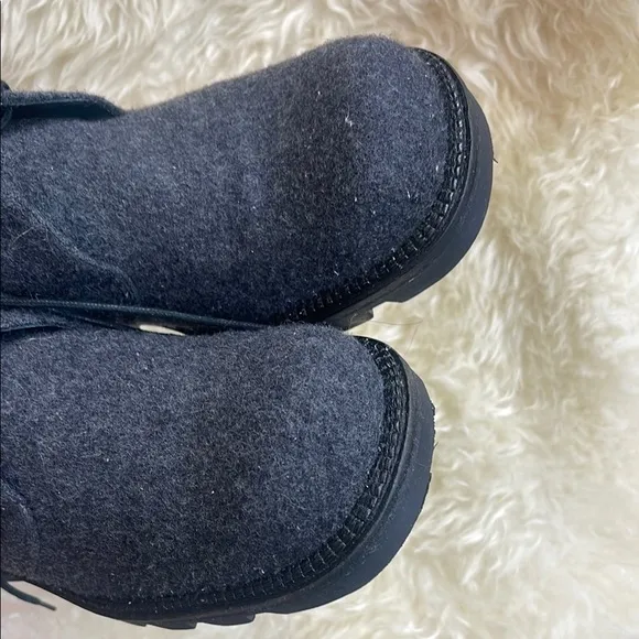 Made in Italy Gray and Black Chukka Boots with Minimalist Design