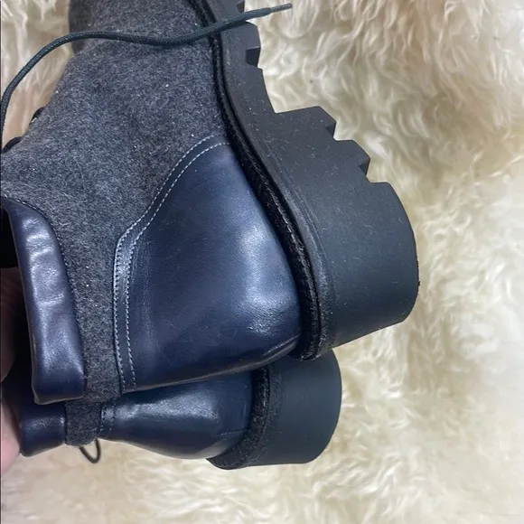 Made in Italy Gray and Black Chukka Boots with Minimalist Design