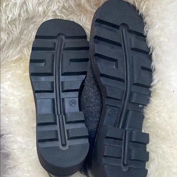Made in Italy Gray and Black Chukka Boots with Minimalist Design