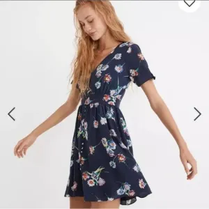 Madewell Navy Silk Dress with Floral Accents Size 6