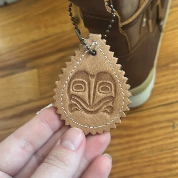 🆕Manitobah Mukluks Suede Boots