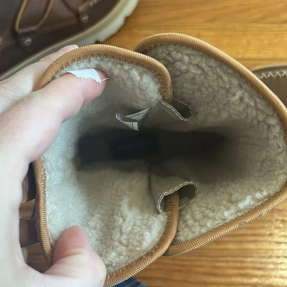 🆕Manitobah Mukluks Suede Boots