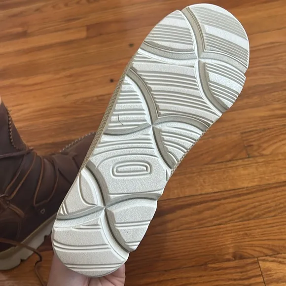 🆕Manitobah Mukluks Suede Boots