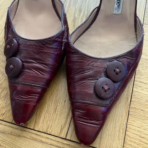 Manolo Blahnik Burgundy Crocodile Carolyne burgundy Sling Back Heels size 39