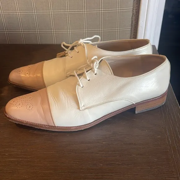 Manuel Artesanos Gomez Spain cream and tan Oxford loafers size 9.5