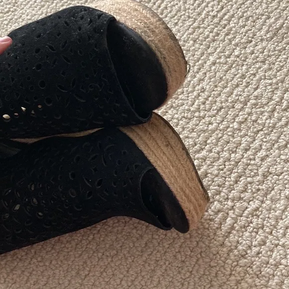 Marc Fisher Black Wedge Heels Espadrilles Sandals Rope Shoes Size 8 LIKE NEW