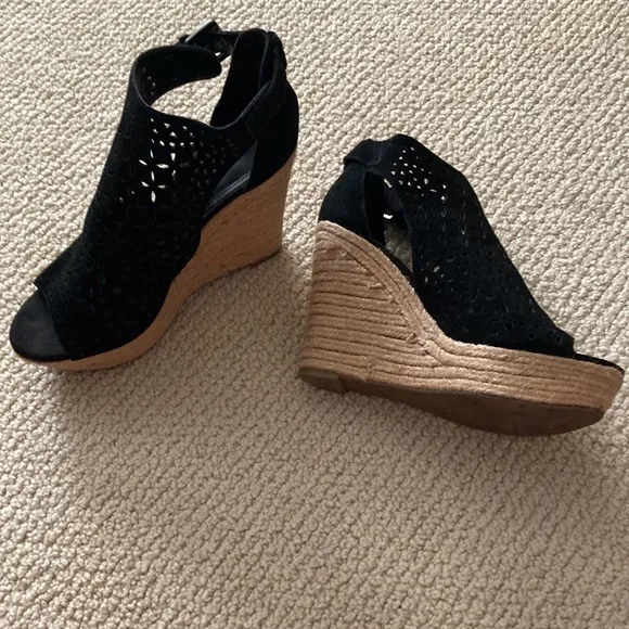 Marc Fisher Black Wedge Heels Espadrilles Sandals Rope Shoes Size 8 LIKE NEW