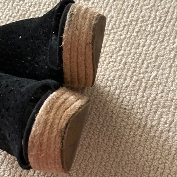Marc Fisher Black Wedge Heels Espadrilles Sandals Rope Shoes Size 8 LIKE NEW