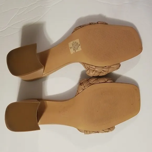 Marc Fisher Nahea Woven Braided Puffy Quilted Leather Sandals Slides Nude lk New
