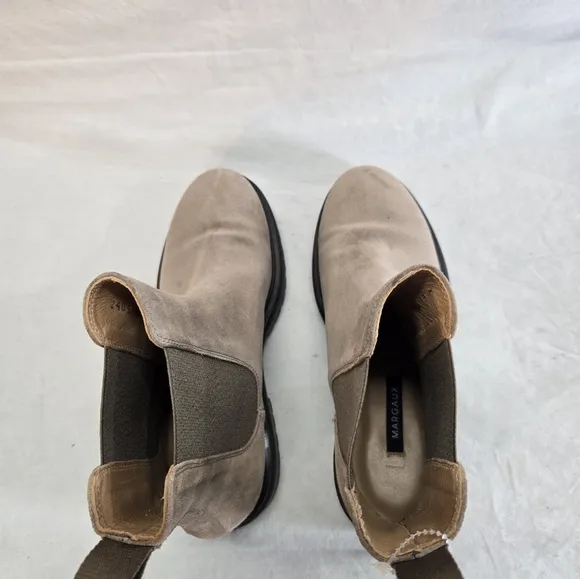 Margaux Women's Size 39 Tan Chelsea Suede Leather Pull On Boots