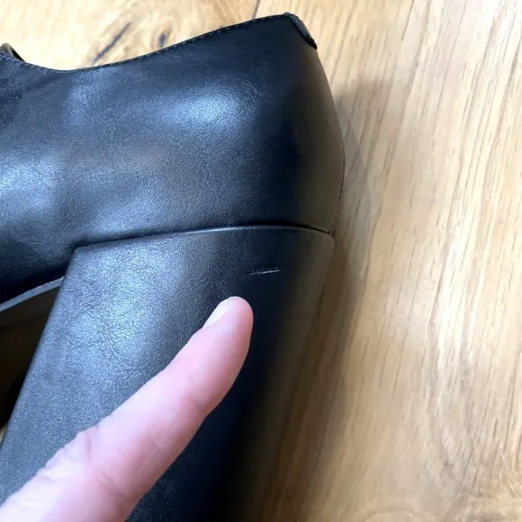 Mary Jane Buckled Black Platform Pumps