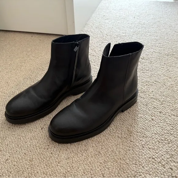 Massimo Dutti Black Leather Chelsea Boots