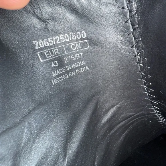 Massimo Dutti Black Leather Chelsea Boots