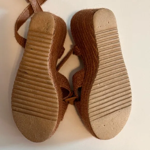 Matisse Kai Platform Wedges in Honey Color