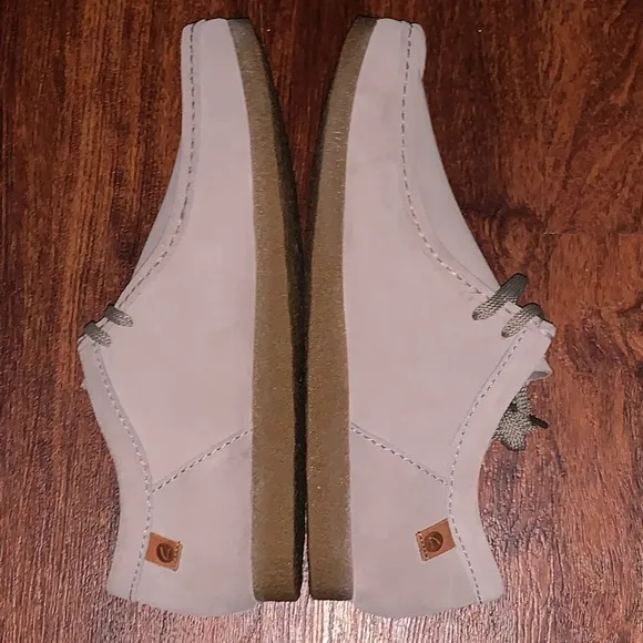 Mens Clarks size 11.5
