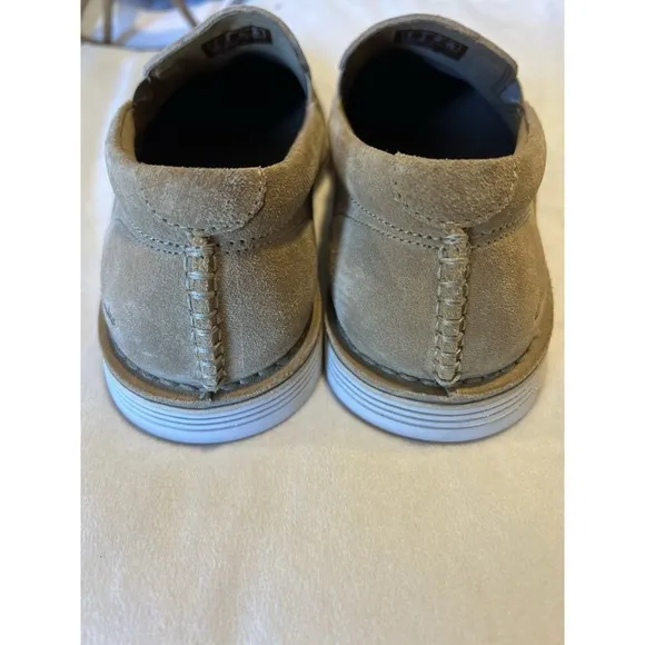 Men's Clark's Suede Slip On Shoes New Without Box Never Worn Beige Color