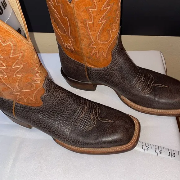 Mens Lucchese Bootmaker Tan Cowboy Western Boots with Intricate Stitching. USA