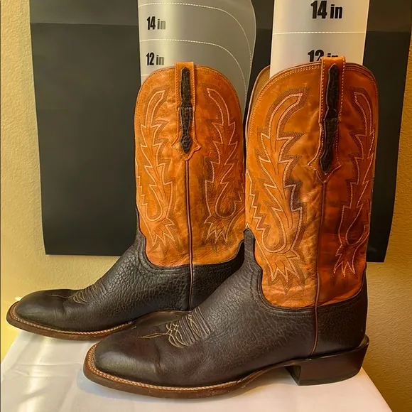 Mens Lucchese Bootmaker Tan Cowboy Western Boots with Intricate Stitching. USA