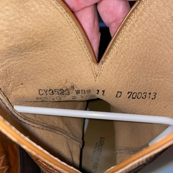 Mens Lucchese Bootmaker Tan Cowboy Western Boots with Intricate Stitching. USA